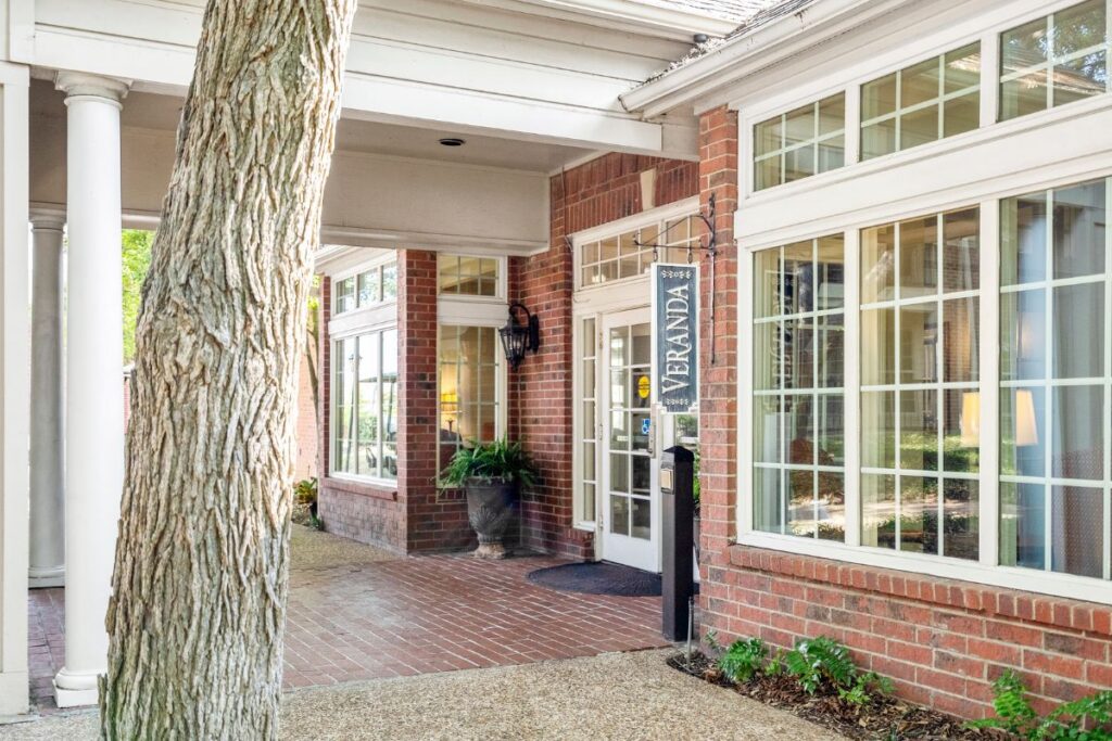 The Oaks at Plano exterior